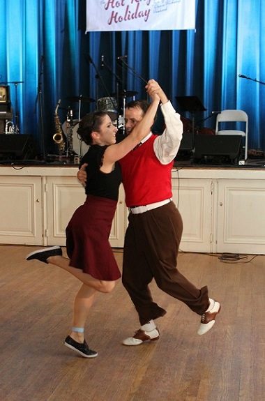 Plesanje v stilu collegiate shag